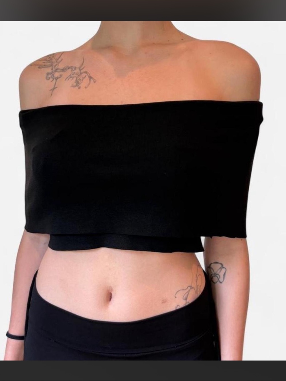 Black Off-the Shoulder Top <3
